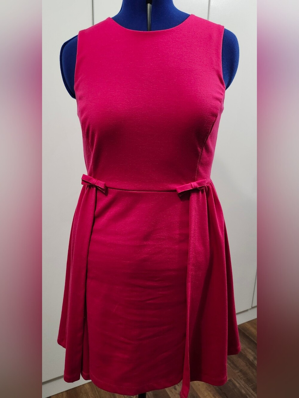 Jennifer Lopez Sleeveless Fuchsia A-Line Dress with Waist Bows